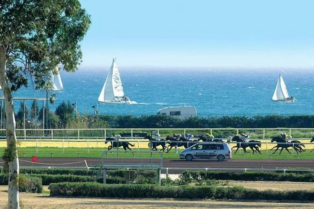 2 Pieces Lumineux, Proche Plage, Parking, Clim, Hippodrome Cagnes-sur-Mer 0*,